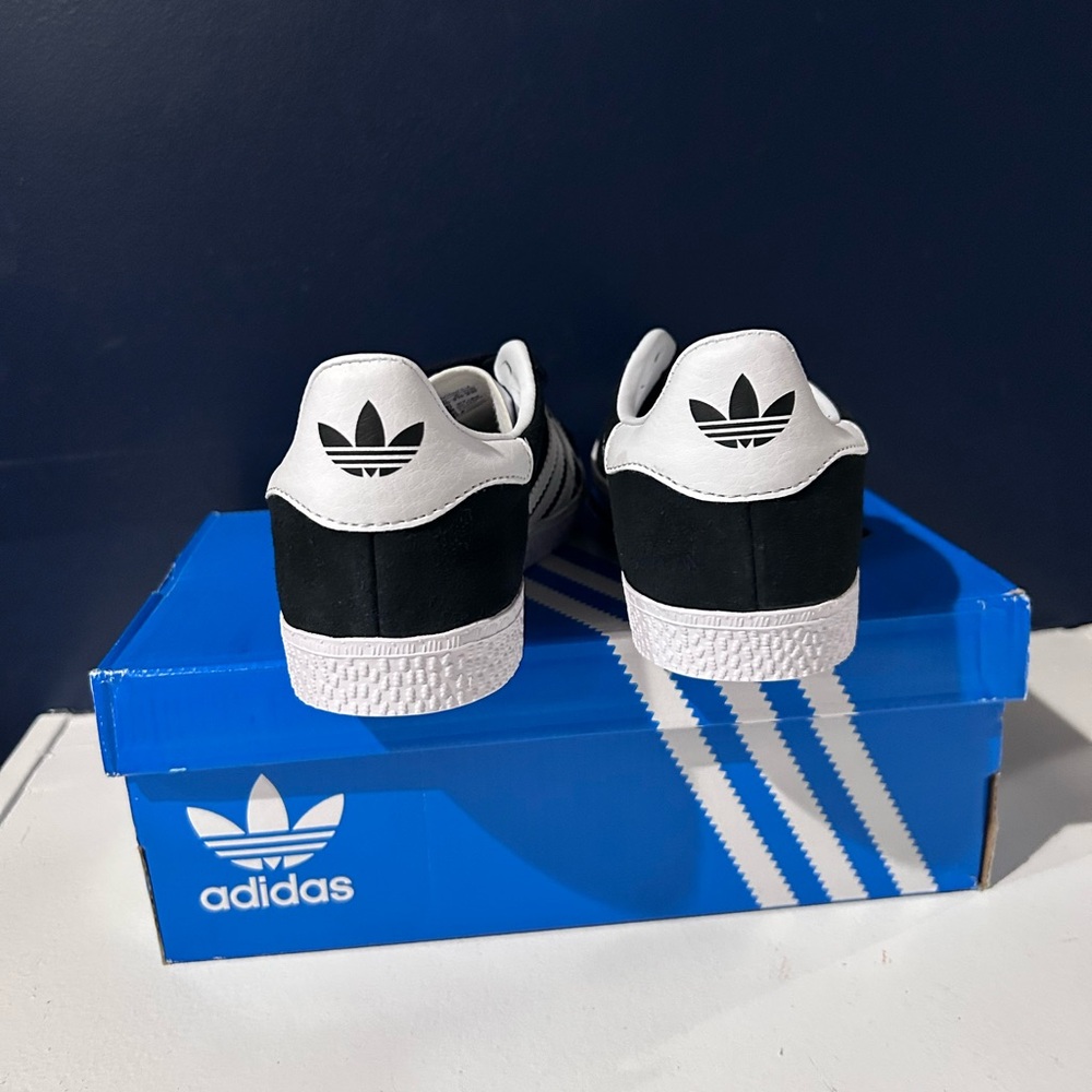Adidas Kids unisex Gazelle C Black and White Sneakers - Picture 3 of 7